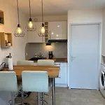 Appartement 2 Pièces Climatisé-wifi / 4 Voyageurs / Boxe Privé / 2 Piscines / 2 Tennis / Pétanque / Pingpong