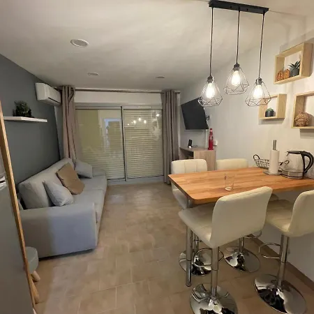 2 Pièces Climatisé-wifi / 4 Voyageurs / Boxe Privé / 2 Piscines / 2 Tennis / Pétanque / Pingpong Appartement *