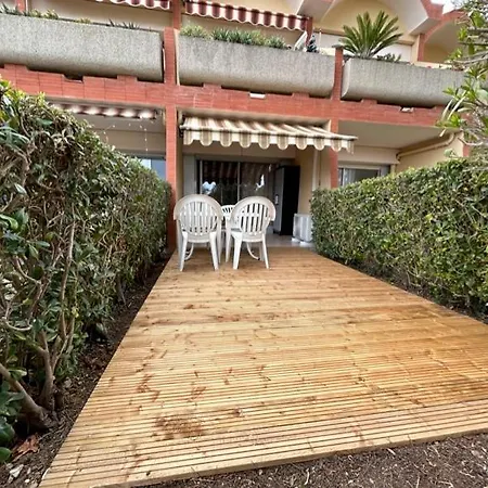 Appartement 2 Pièces Climatisé-wifi / 4 Voyageurs / Boxe Privé / 2 Piscines / 2 Tennis / Pétanque / Pingpong Antibes