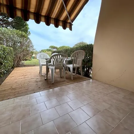 2 Pièces Climatisé-wifi / 4 Voyageurs / Boxe Privé / 2 Piscines / 2 Tennis / Pétanque / Pingpong *
